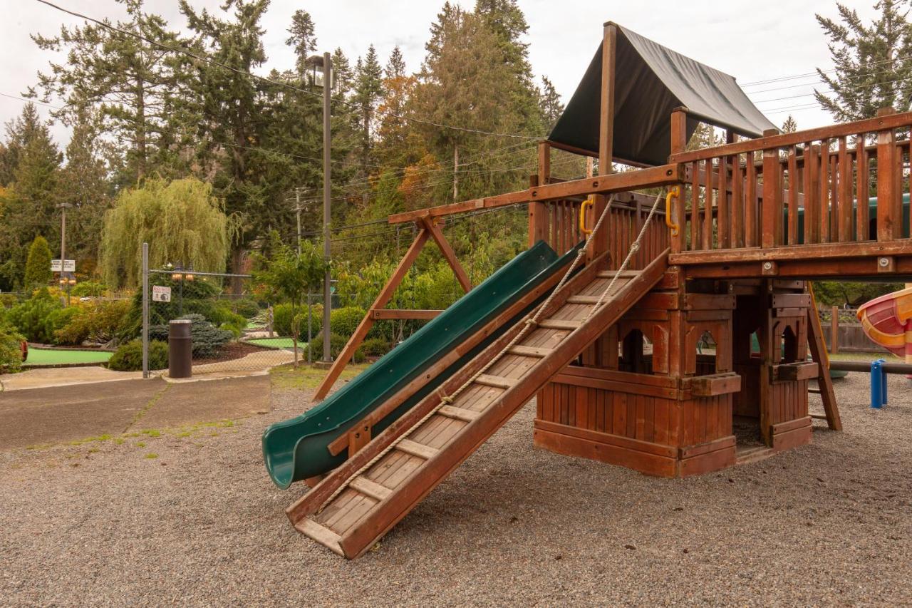 Riverside Resort & Rv Park Кваликум-Бич Экстерьер фото