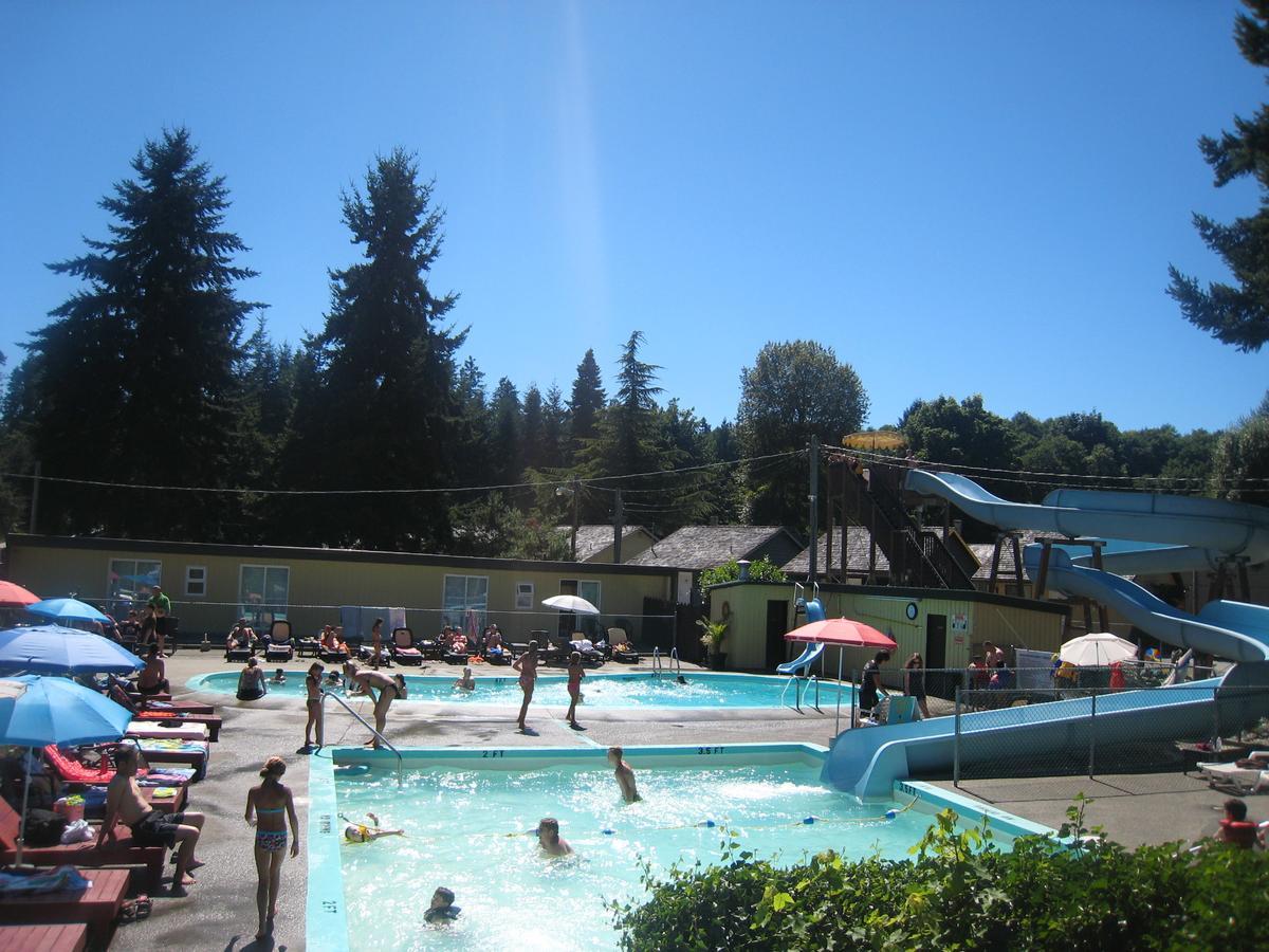 Riverside Resort & Rv Park Кваликум-Бич Экстерьер фото
