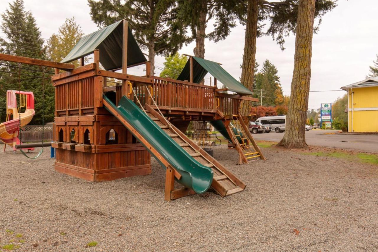 Riverside Resort & Rv Park Кваликум-Бич Экстерьер фото